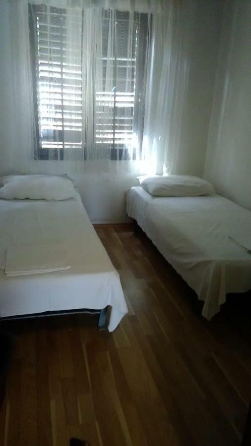 Apartmani Vuksanovic パグ エクステリア 写真